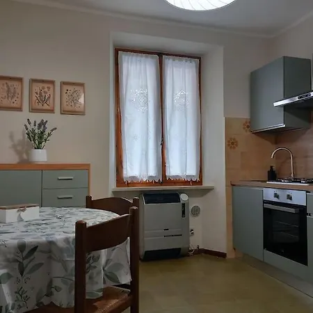 Dai Biancot, Ruche' Apartment